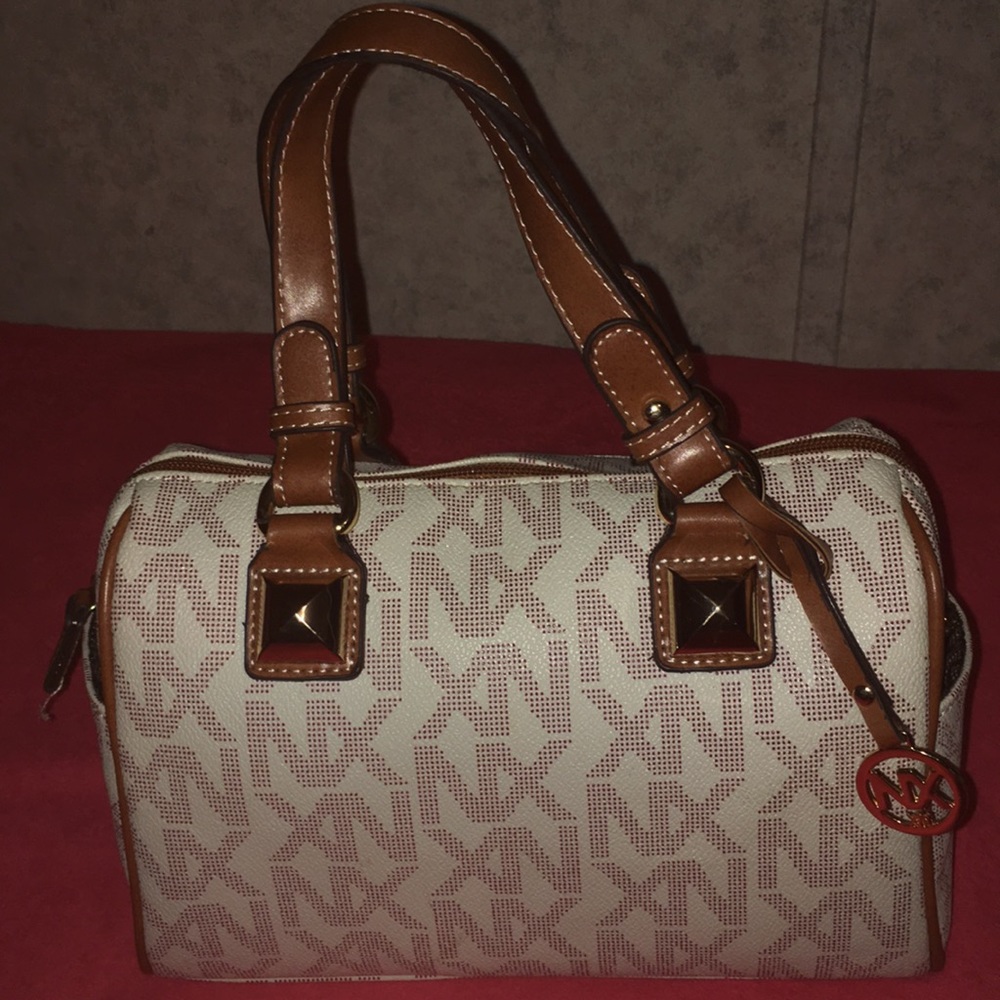 hand bag